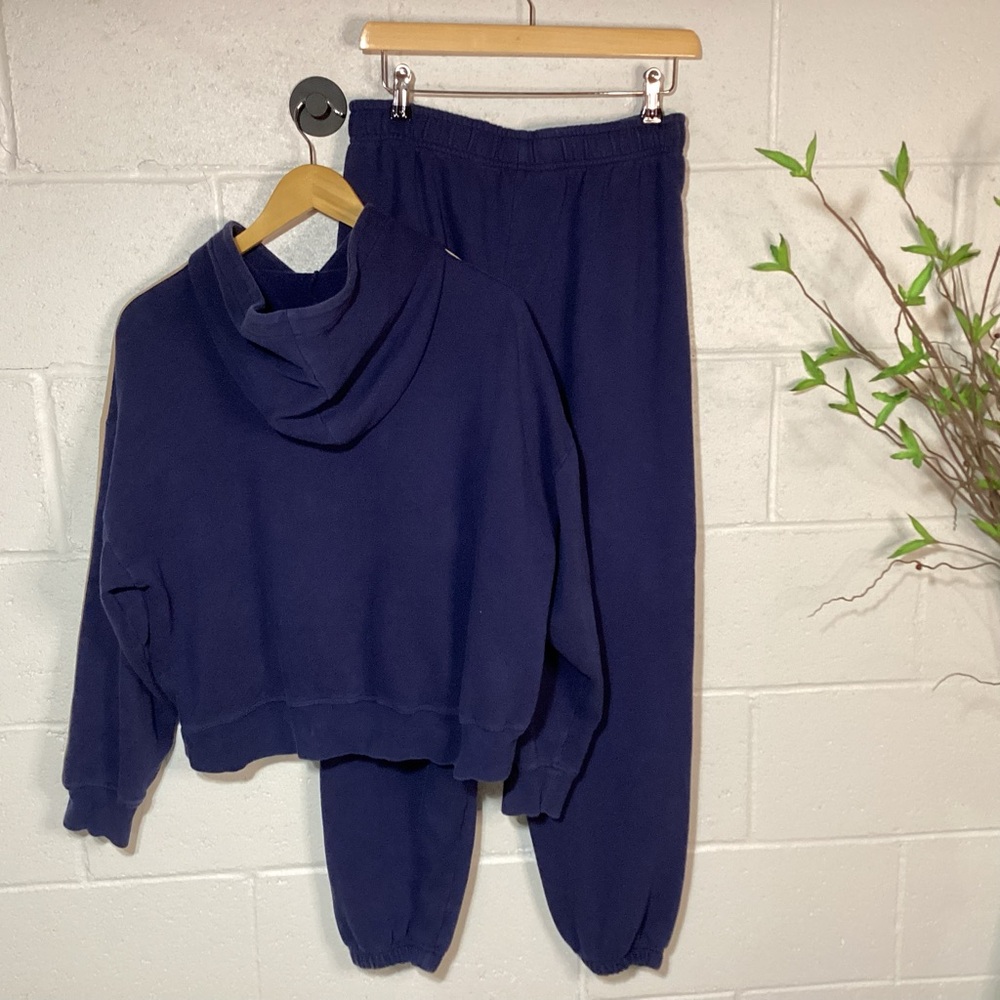 PINK Victoria's Secret Navy and Tan  Set | Cute! - Picture 4 of 4